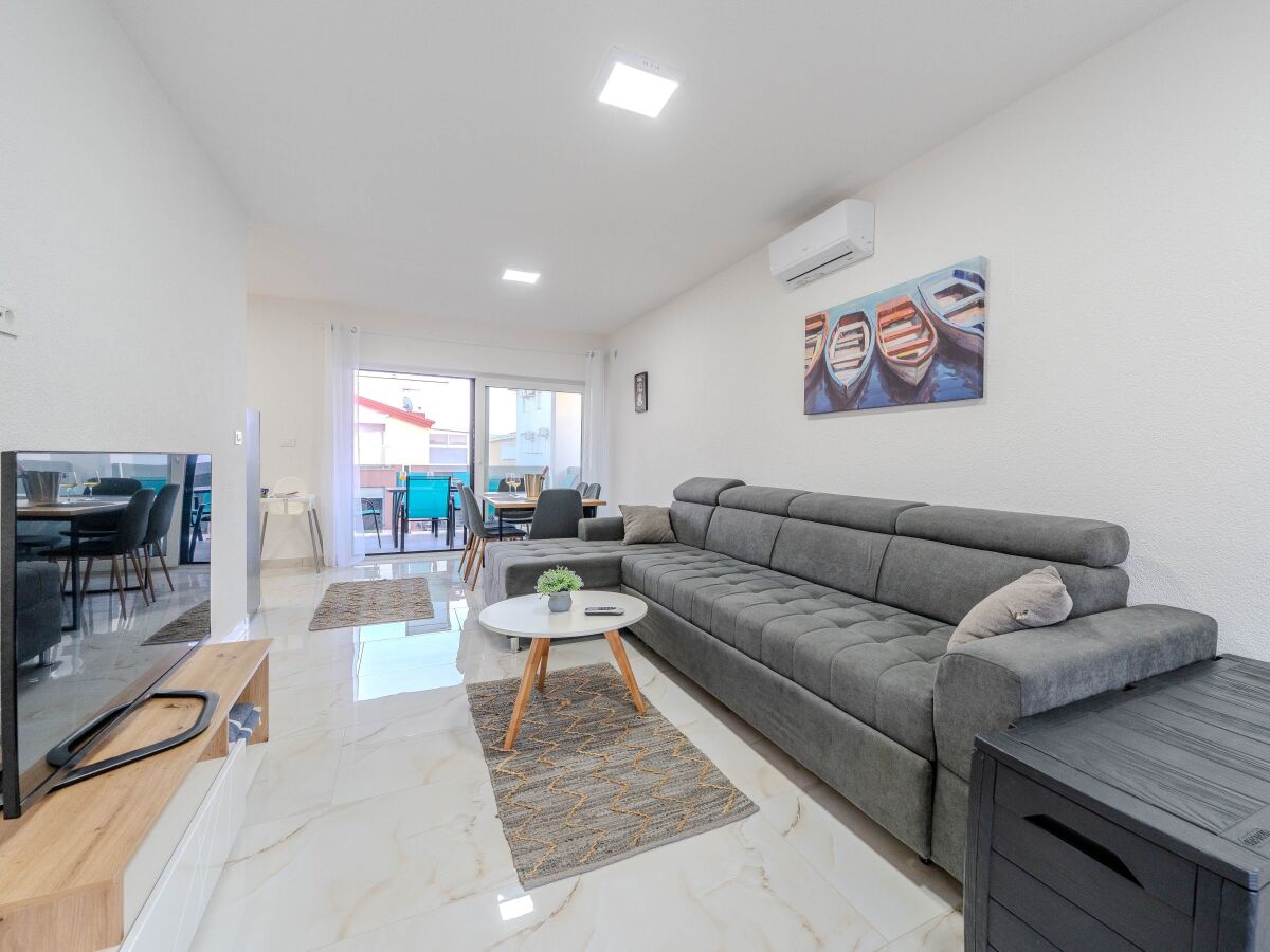 Apartment Apartments with parking space Vir - 24072 - Apartments with parking space Vir - 24072