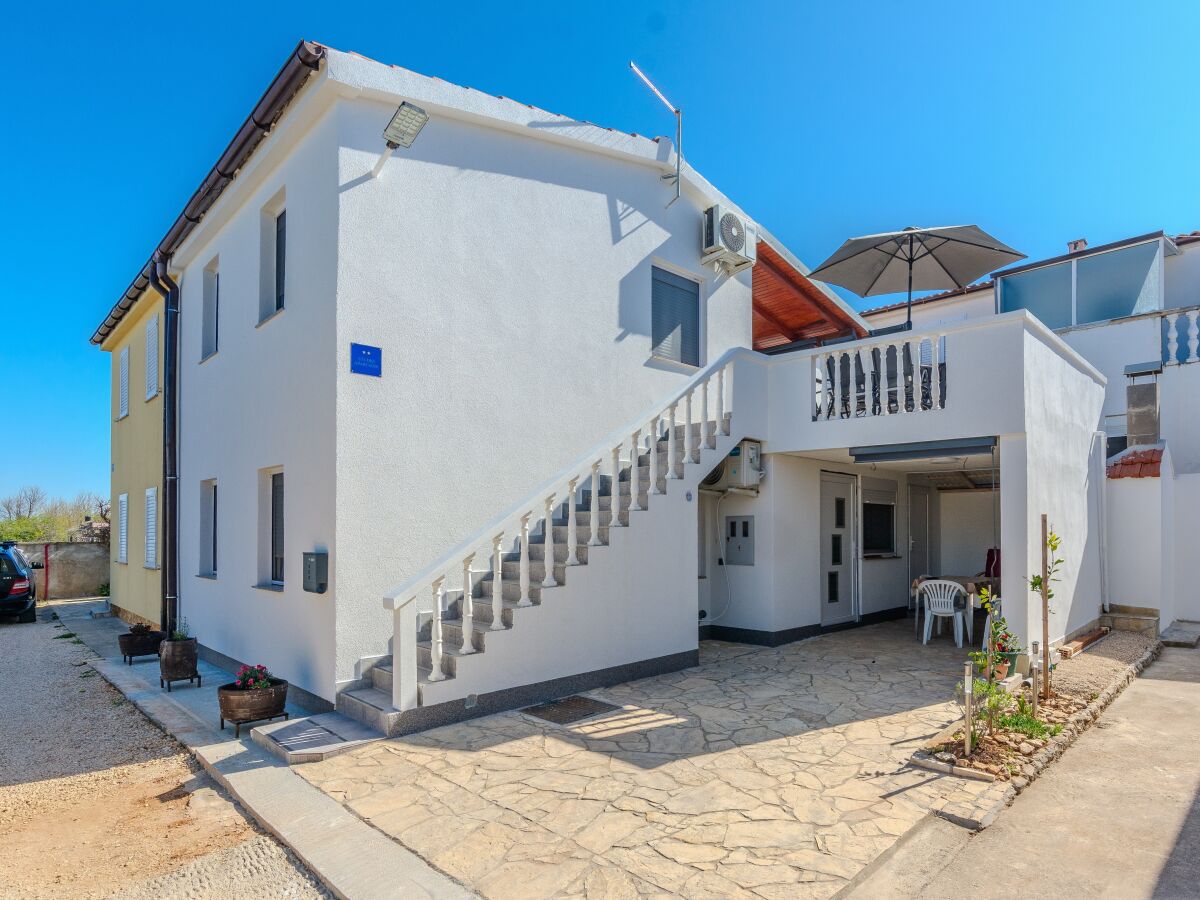 Apartment Two bedroom apartment with terrace Vir A-24319-a