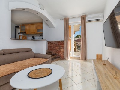 Apartment Two bedroom apartment with terrace and sea view Lokva Rogoznica, Omiš A-24321-a - Outdoor photo 15