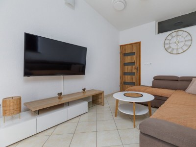 Apartment Two bedroom apartment with terrace and sea view Lokva Rogoznica, Omiš A-24321-a - Outdoor photo 16