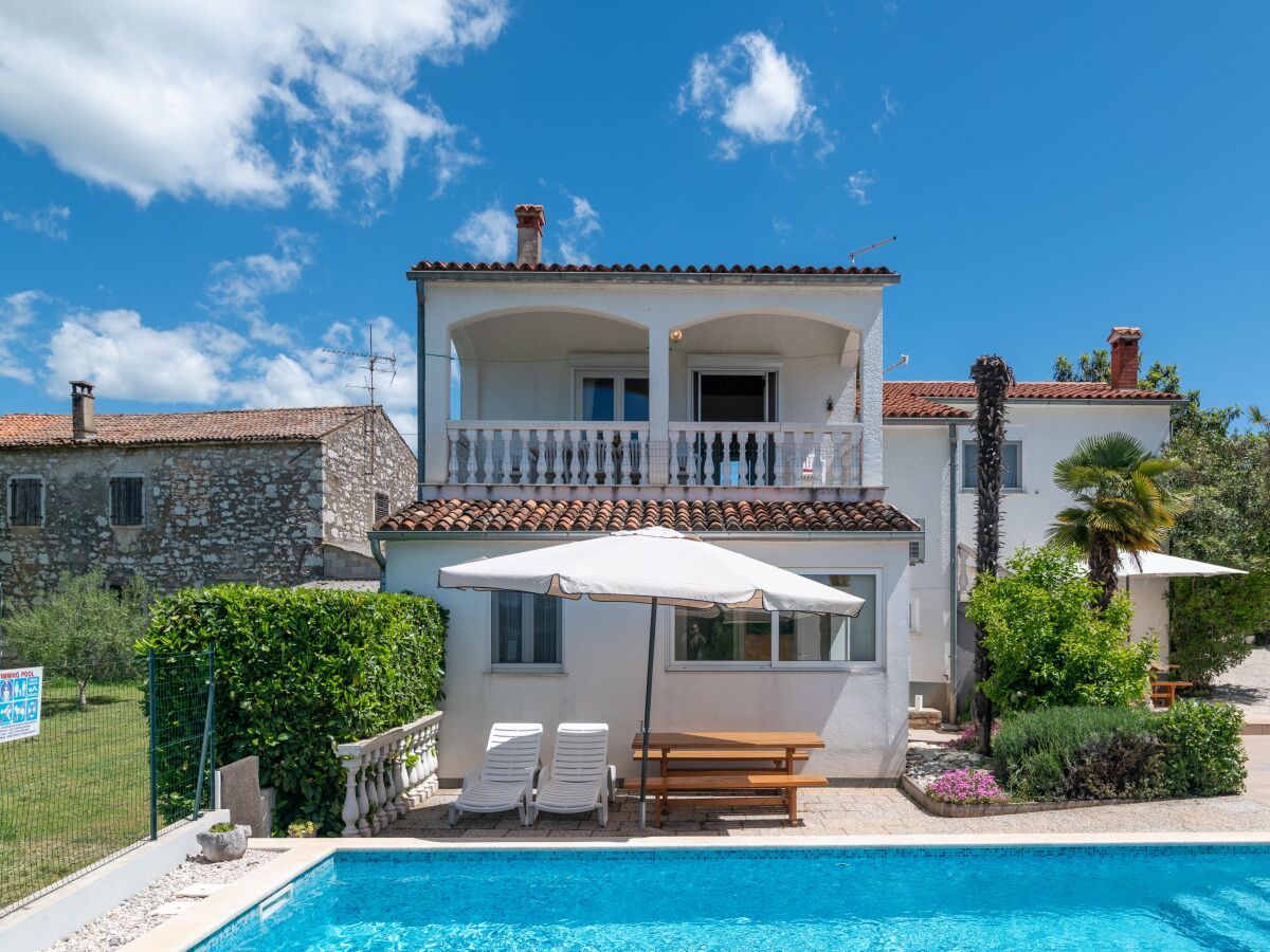 Apartment Two bedroom apartment with terrace Cancini, Poreč A-24335-b - Outdoor photo 3