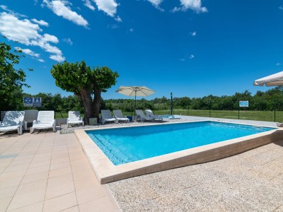 Apartment Two bedroom apartment with terrace Cancini, Poreč A-24335-b - Outdoor photo 8