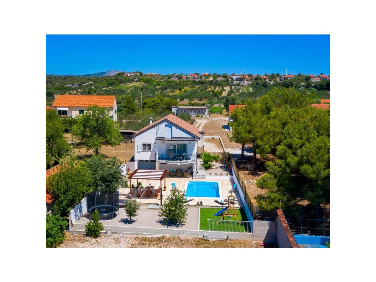 Holiday house Three bedroom house with terrace Vrpolje, Šibenik K-24345 - Outdoor photo 4