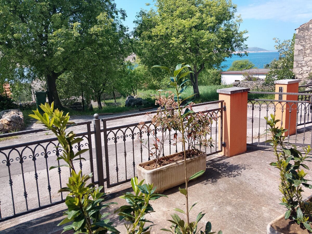 Apartment One bedroom apartment with terrace and sea view Rovanjska, Paklenica A-24348-a - Outdoor photo 2