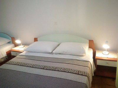 Apartment One bedroom apartment with terrace and sea view Rovanjska, Paklenica A-24348-a - Outdoor photo 10