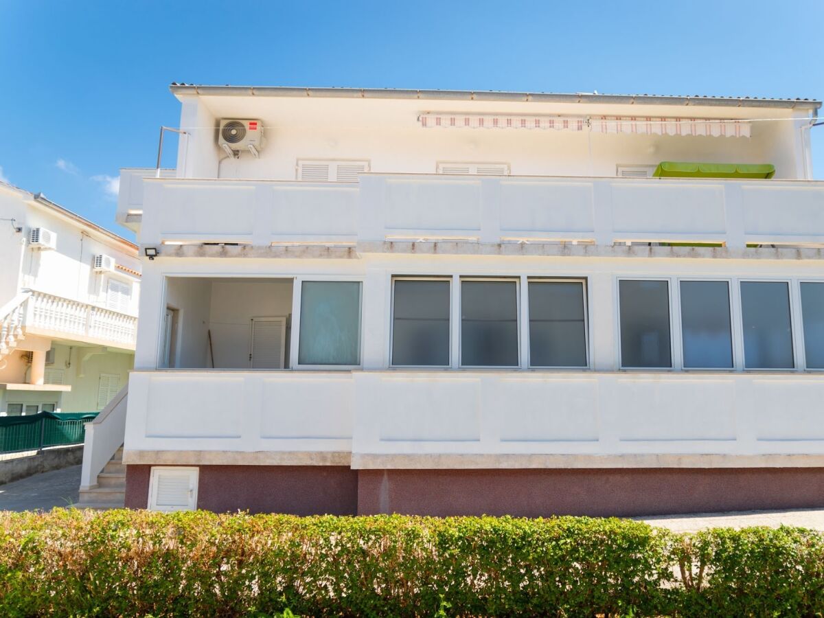 Apartment Two bedroom apartment with terrace and sea view Rab A-24367-a - Outdoor photo 2