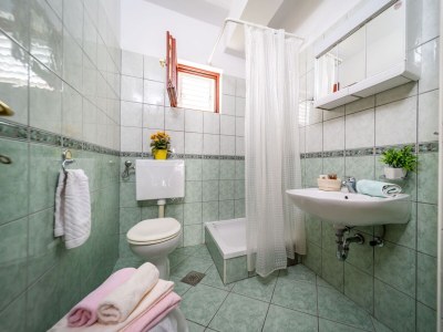 Apartment Two bedroom apartment with terrace and sea view Rab A-24367-a - Outdoor photo 19