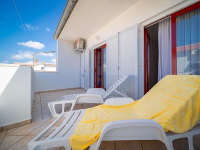 Apartment Two bedroom apartment with terrace and sea view Rab A-24367-a - Outdoor photo 28