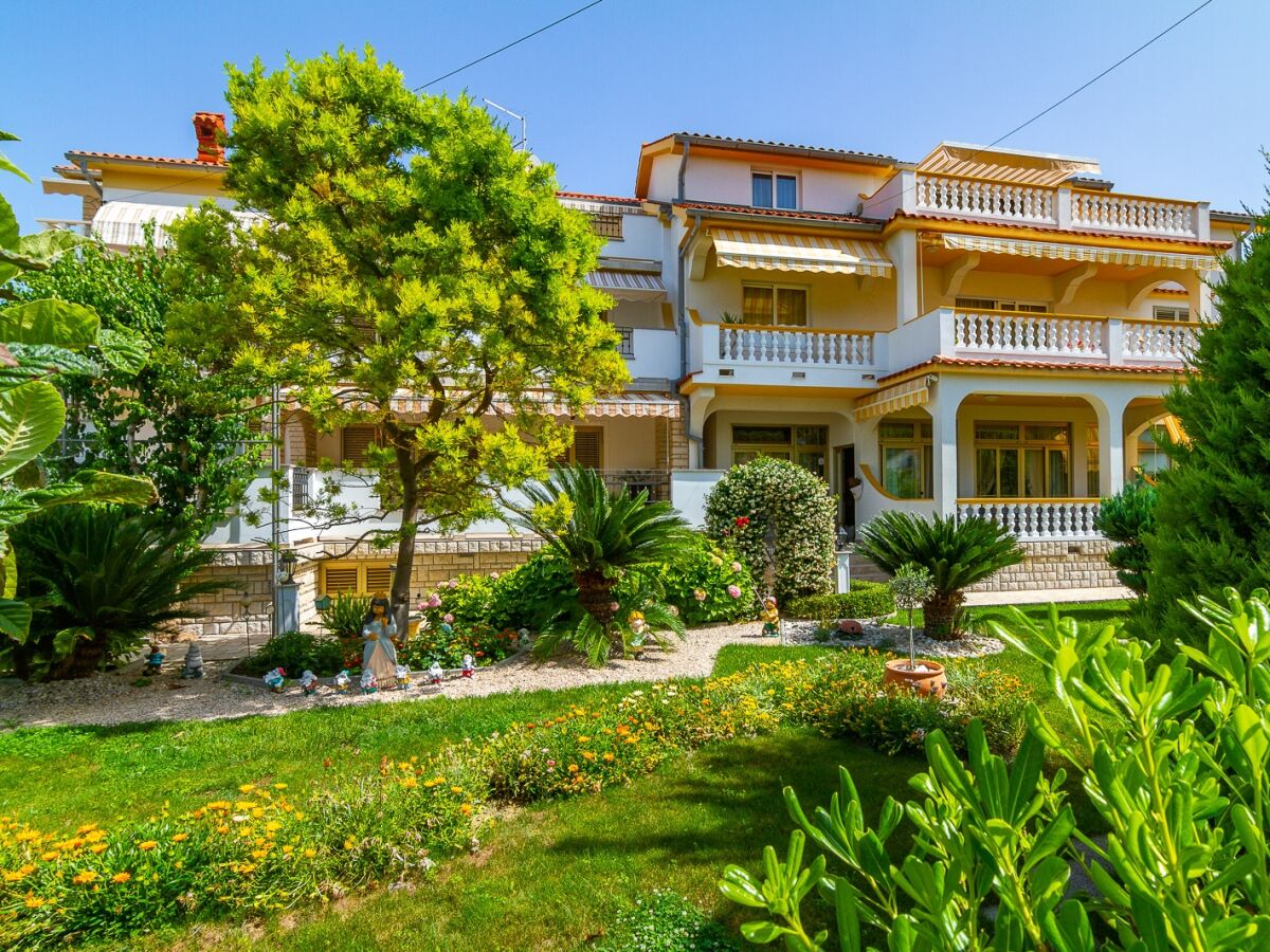 Apartment Two bedroom apartment with terrace Palit, Rab A-24376-b - Outdoor photo 2