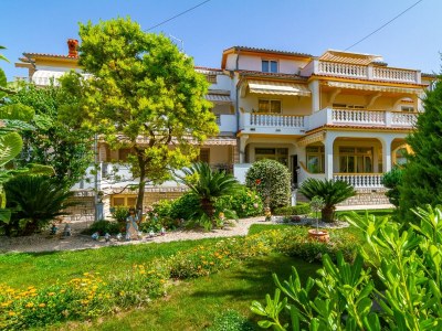 Apartment Two bedroom apartment with terrace Palit, Rab A-24376-b - Outdoor photo 2