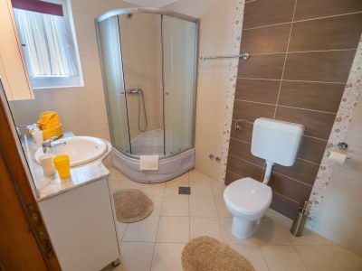 Apartment Two bedroom apartment with terrace Palit, Rab A-24376-b - Outdoor photo 11