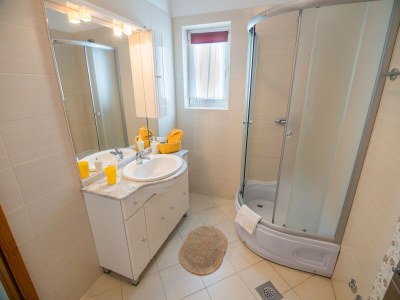 Apartment Two bedroom apartment with terrace Palit, Rab A-24376-b - Outdoor photo 12