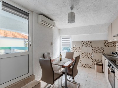 Apartment One bedroom apartment with balcony Vrsi - Mulo, Zadar A-24353-a - Outdoor photo 5