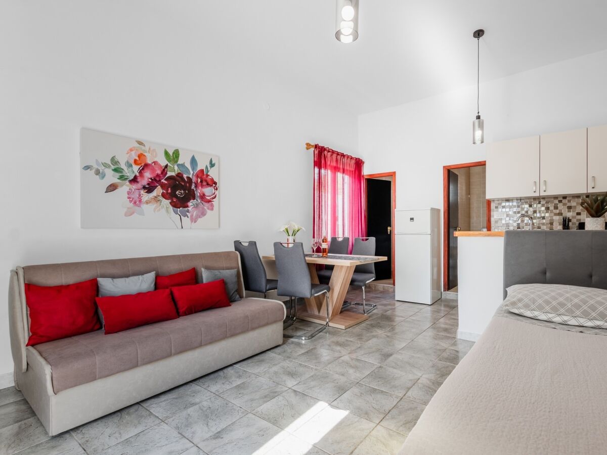 Apartment Studio flat with terrace Vrsi - Mulo, Zadar AS-24353-a