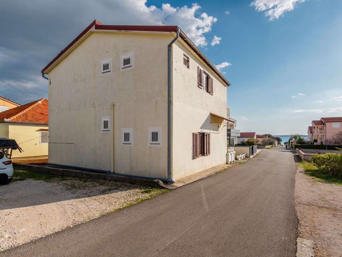 Apartment Studio flat with terrace Vrsi - Mulo, Zadar AS-24353-a - Outdoor photo 3