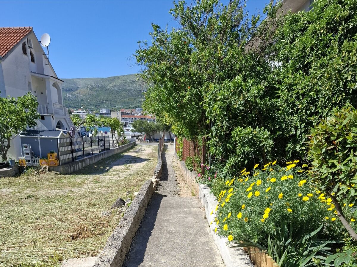 Apartment One bedroom apartment with terrace and sea view Trogir A-24405-a - Outdoor photo 3