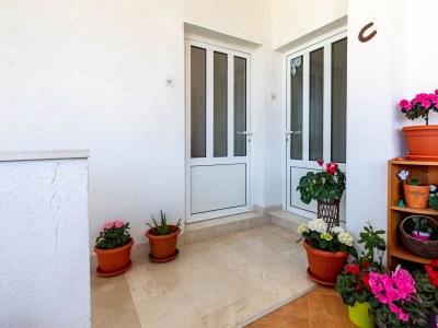 Apartment One bedroom apartment with terrace and sea view Trogir A-24405-a - Outdoor photo 14