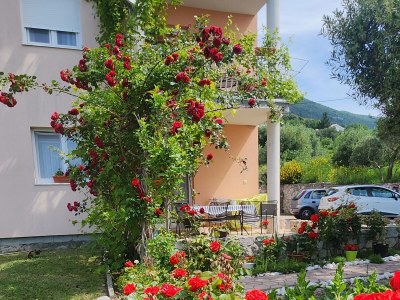 Apartment Two bedroom apartment with terrace and sea view Kaštel Stari, Kaštela A-24406-a - Outdoor photo 7