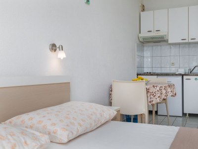 Apartment Studio flat with balcony and sea view Brela, Makarska AS-24416-a - Outdoor photo 24