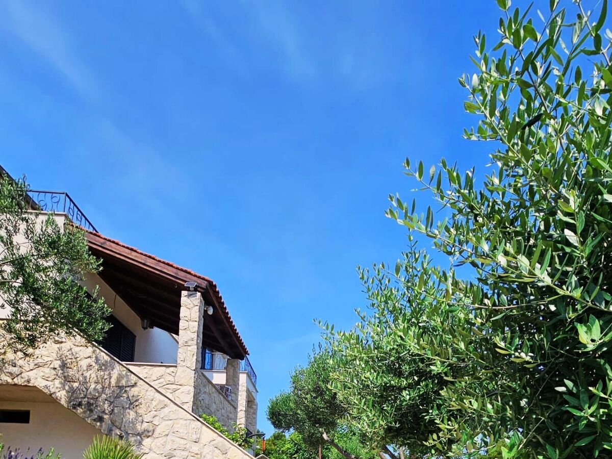 Apartment One bedroom apartment near beach Šparadići, Šibenik A-24420-b