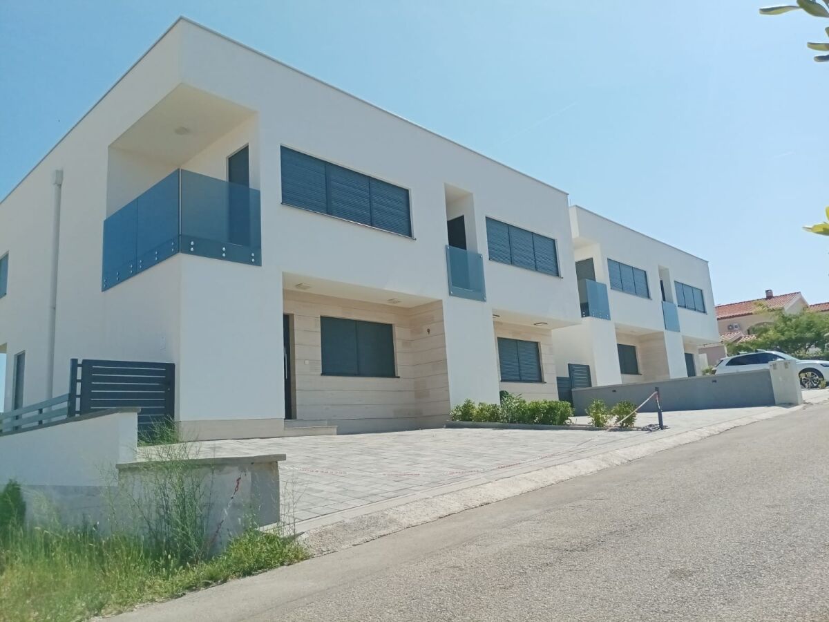 Holiday house Three bedroom house with terrace Vir - Lozice, Vir K-24443 - Outdoor photo 3