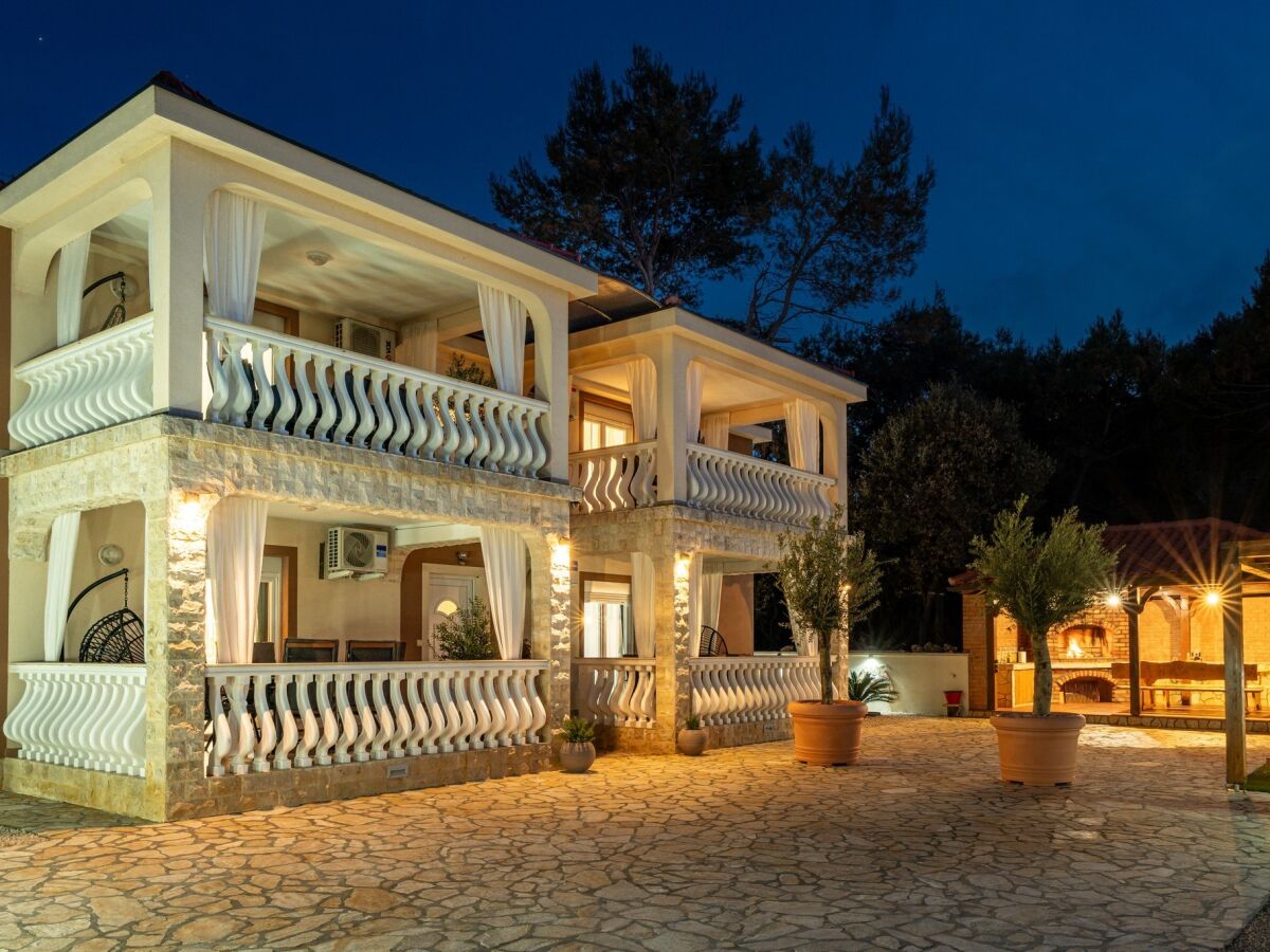 Apartment Two bedroom apartment with terrace Vir A-24513-c - Outdoor photo 2