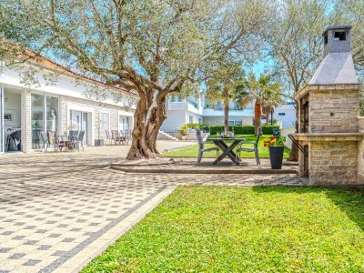 Apartment One bedroom apartment with balcony and sea view Sukošan, Zadar A-24518-a - Outdoor photo 9