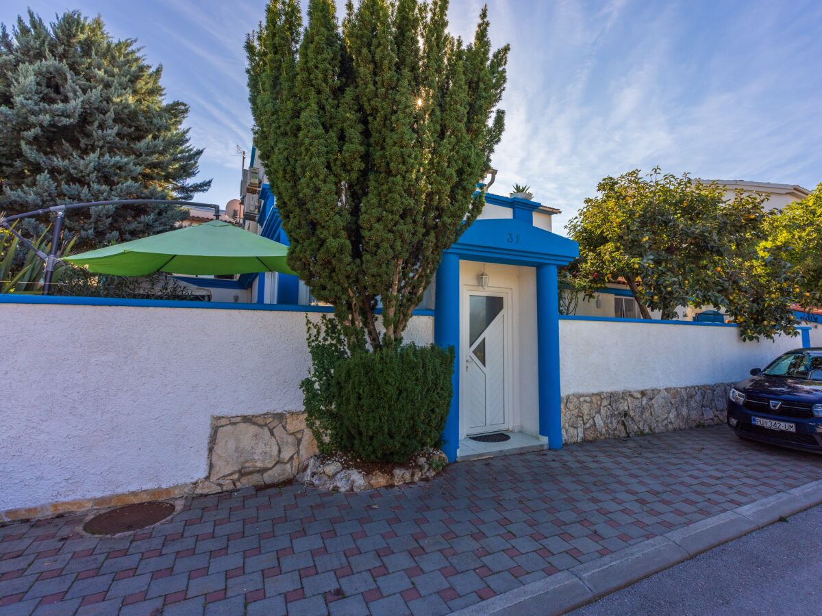 Apartment Two bedroom apartment with terrace Banjole, Pula A-14391-c - Outdoor photo 4