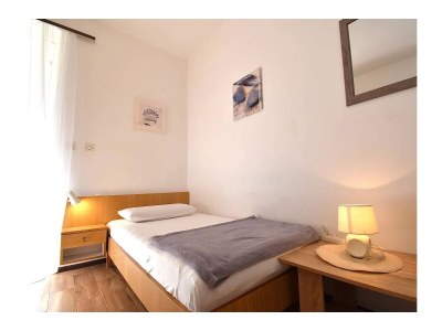 Apartment Studio flat with terrace Banjol, Rab AS-24672-a - Outdoor photo 8