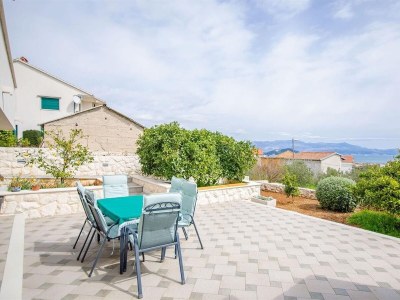 Apartment Three bedroom apartment with terrace and sea view Slatine, Čiovo A-24692-a - Outdoor photo 4