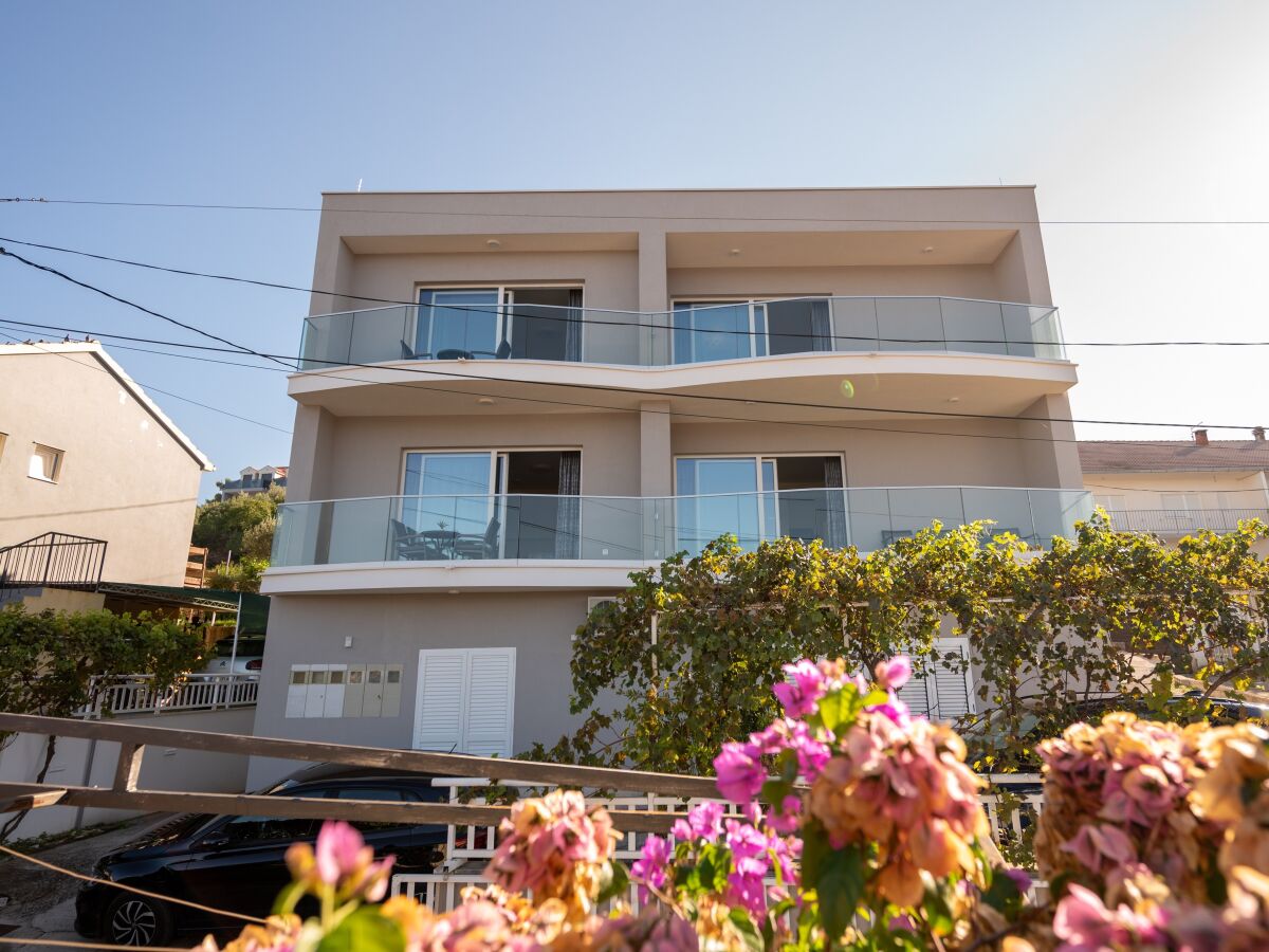 Apartment One bedroom apartment with balcony and sea view Mastrinka, Čiovo A-24727-b