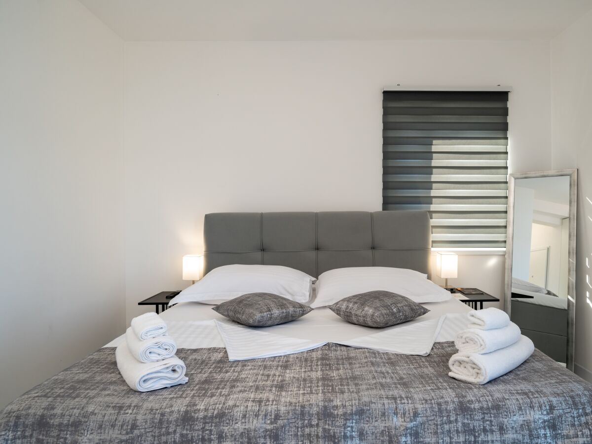 Apartment One bedroom apartment with balcony and sea view Mastrinka, Čiovo A-24727-d - Outdoor photo 5