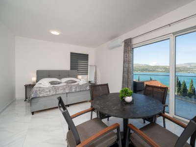 Apartment One bedroom apartment with balcony and sea view Mastrinka, Čiovo A-24727-d - Outdoor photo 10