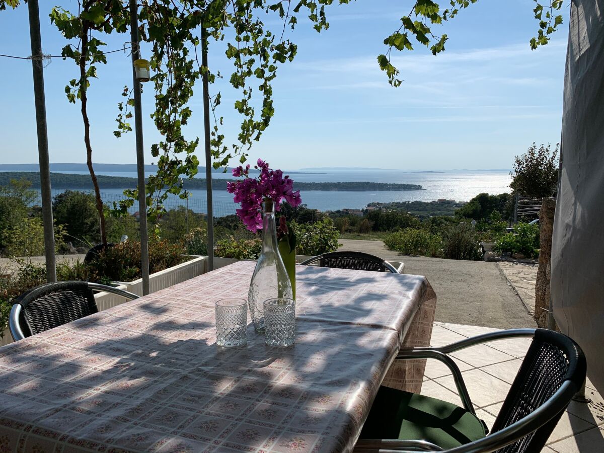 Apartment One bedroom apartment with terrace and sea view Banjol, Rab A-16647-b