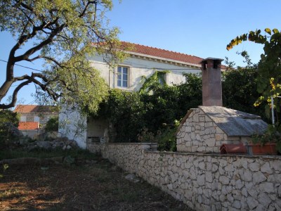 Apartment Comfortable and spacious apartment with terrace Lumbarda, Korčula A-179-a - Outdoor photo 2