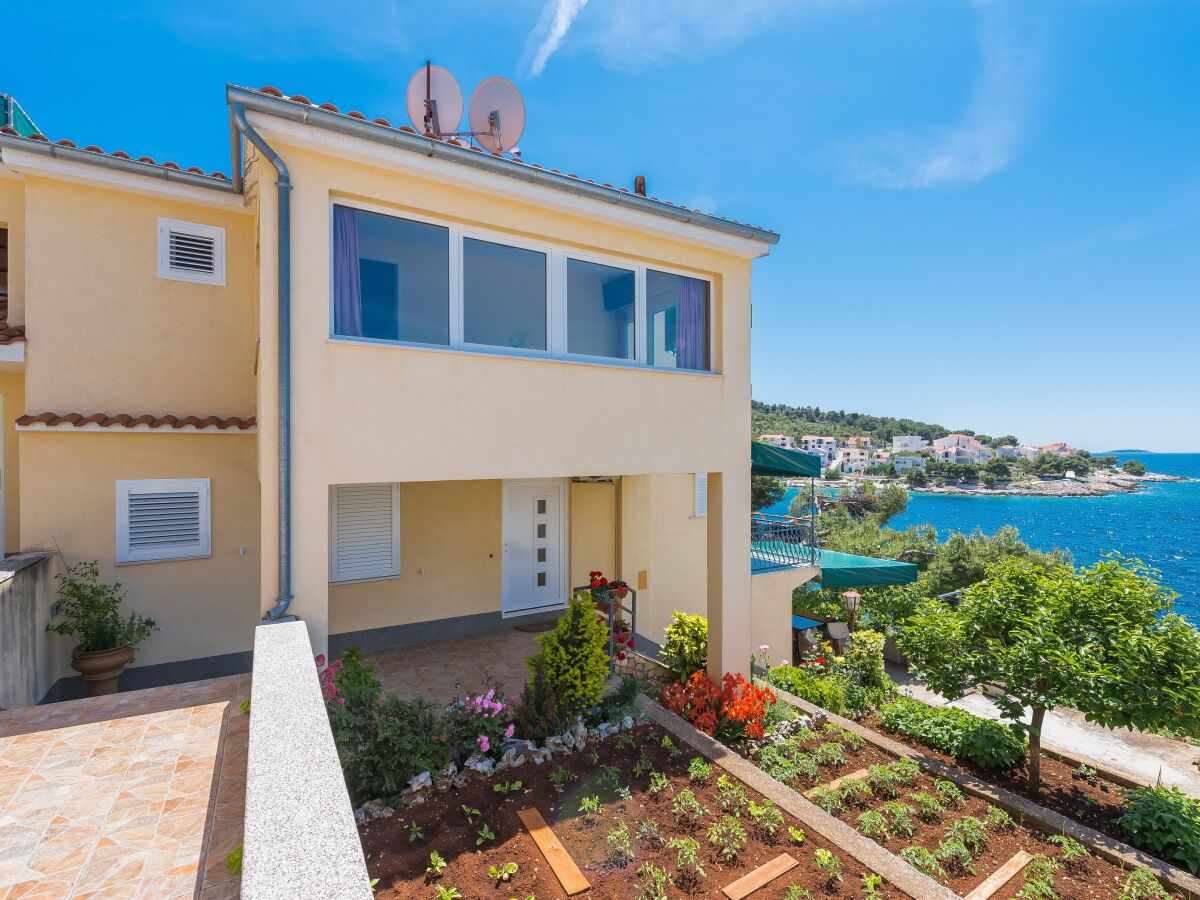 Apartment One bedroom apartment near beach Bilo, Primošten A-4176-b - Outdoor photo 2