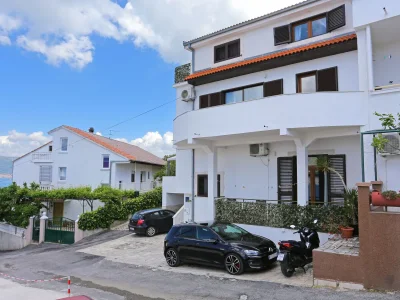 Apartment Two bedroom apartment with terrace and sea view Mastrinka, Čiovo A-4324-c - Outdoor photo 2