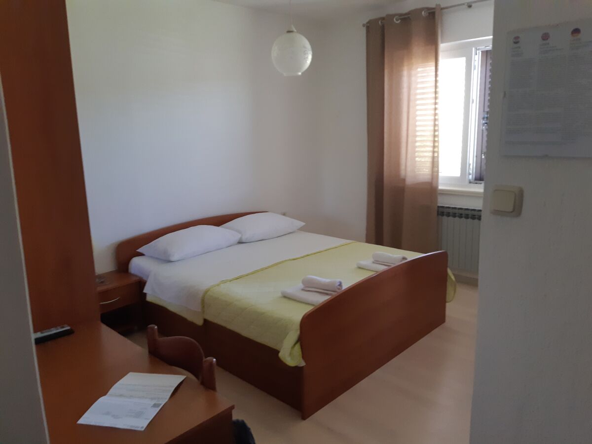 Holiday room with air-conditioning Jakišnica, Pag S-4160-d