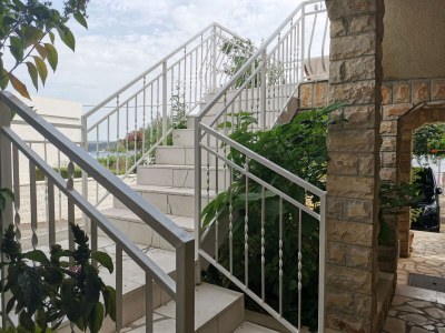 Apartment Two bedroom apartment near beach Vinišće, Trogir A-4288-c - Outdoor photo 11