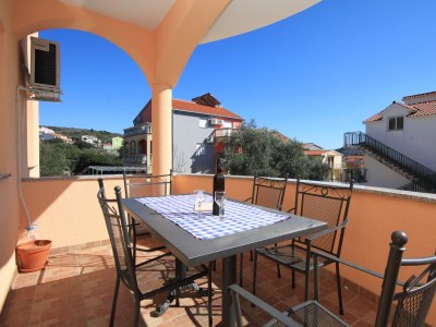 Apartment One bedroom apartment with terrace and sea view Vinišće, Trogir A-8660-b - Outdoor photo 28