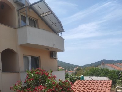 Apartment Studio flat with terrace and sea view Vinišće, Trogir AS-8660-a - Outdoor photo 13