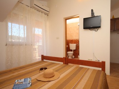 Apartment Studio flat with terrace and sea view Vinišće, Trogir AS-8660-a - Outdoor photo 21