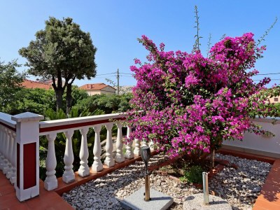Apartment Two bedroom apartment with terrace and sea view Barbat, Rab A-24215-a - Outdoor photo 5