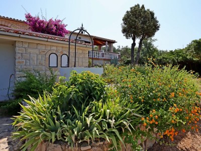 Apartment Two bedroom apartment with terrace and sea view Barbat, Rab A-24215-a - Outdoor photo 6