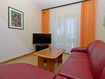 Apartment Two bedroom apartment with terrace and sea view Barbat, Rab A-24215-a - Outdoor photo 12