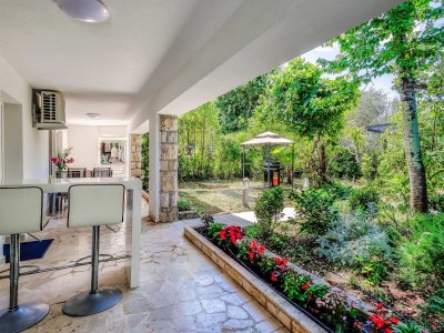 Apartment Two bedroom apartment with terrace Njivice, Krk A-20453-a - Outdoor photo 4