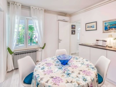 Apartment Two bedroom apartment with terrace Njivice, Krk A-20453-a - Outdoor photo 7