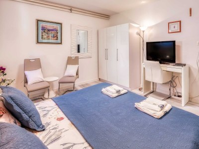 Apartment Two bedroom apartment with terrace Njivice, Krk A-20453-a - Outdoor photo 11