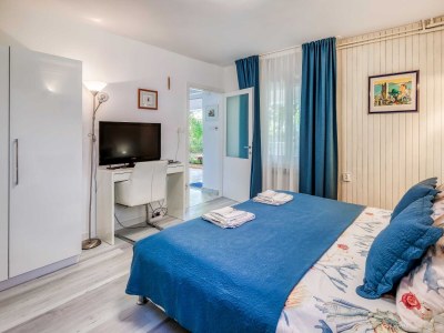 Apartment Two bedroom apartment with terrace Njivice, Krk A-20453-a - Outdoor photo 12