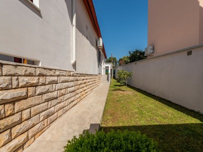 Apartment Two bedroom apartment with terrace Bibinje, Zadar A-24491-a - Outdoor photo 6